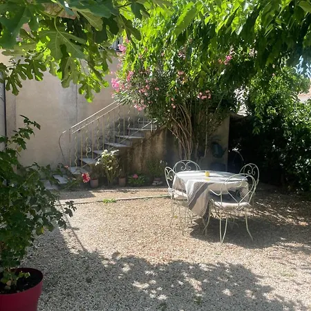Appartement Avec Jardin En Ville L'Isle-sur-la-Sorgue Exterior photo